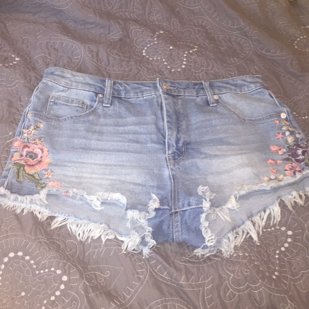 Mossimo flower embroidered shorts